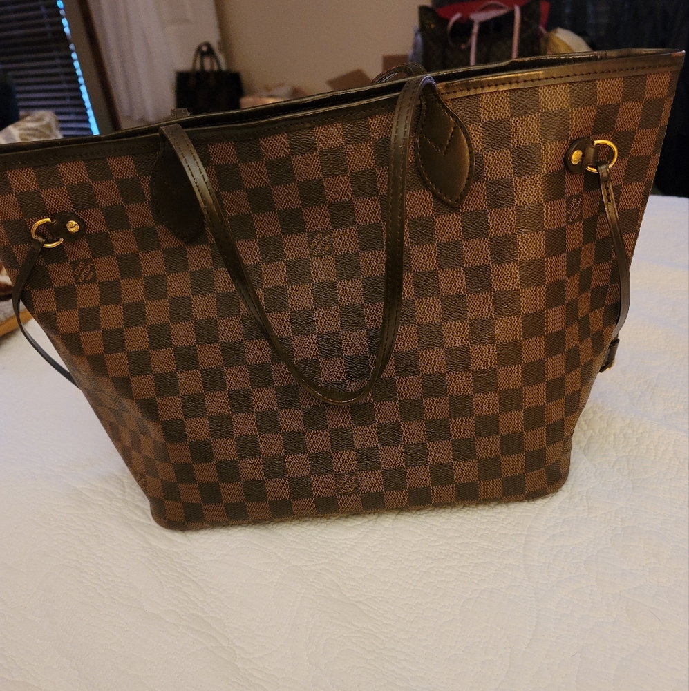 Louis Vuitton Neverfull Damier PM